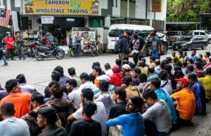 মালয়েশিয়ায় প্রবাসী বাংলাদেশী শ্রমিকদের নির্যাতন, শোষণ, প্রতারণা,জাতিসংঘের বিশেষ উদ্বেগ